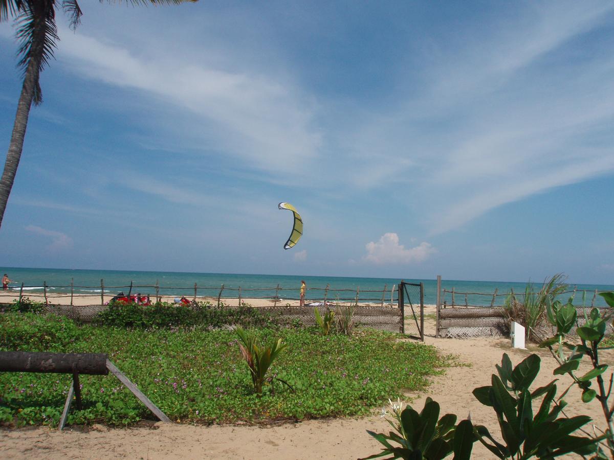 Stardust Beach Hotel Baie d'Arugam Extérieur photo